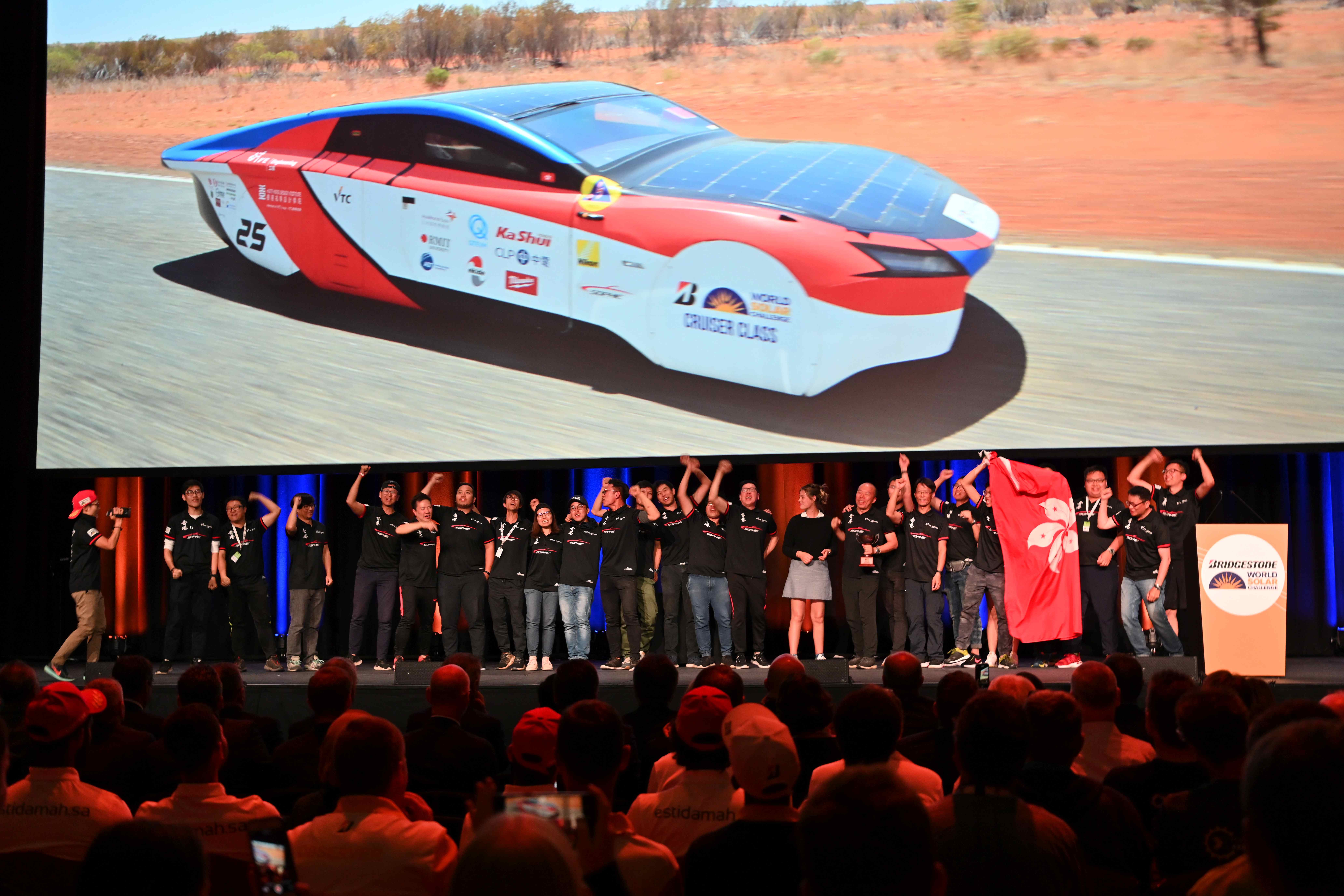 IVE工程太陽能車SOPHIE 6s揚威國際
勇奪澳洲「世界太陽能車挑戰賽」季軍